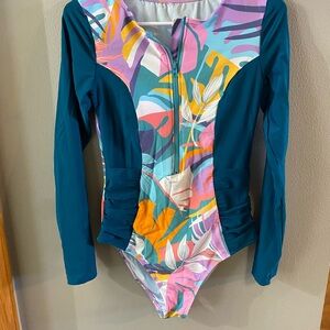 Cupshe Teal Long-Sleeve One-Piece Swimsuit with Multicolor Tropical Print